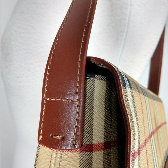 Burberry Haymarket check long flap bag FIRM - Picture 8 of 16